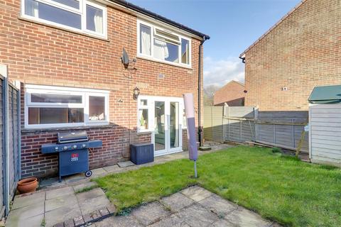9 Chapel Close, Wick, Littlehampton, BN17 7EA