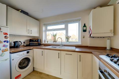 9 Chapel Close, Wick, Littlehampton, BN17 7EA