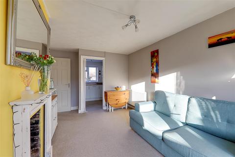 9 Chapel Close, Wick, Littlehampton, BN17 7EA