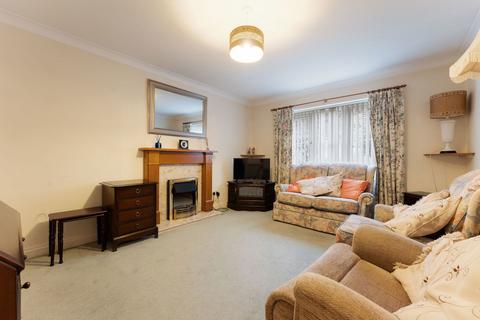 2 bedroom ground floor flat for sale, Three Cuppes Lane, Salisbury SP1