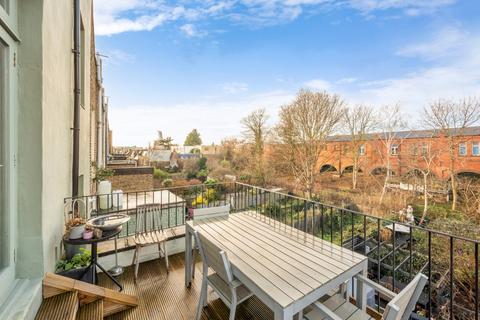 4 bedroom maisonette for sale, Lancaster Road, London