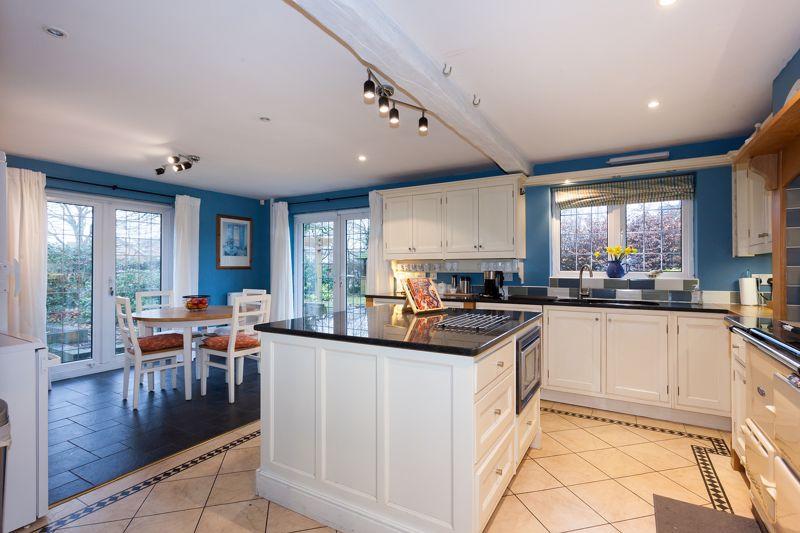 Dining kitchen