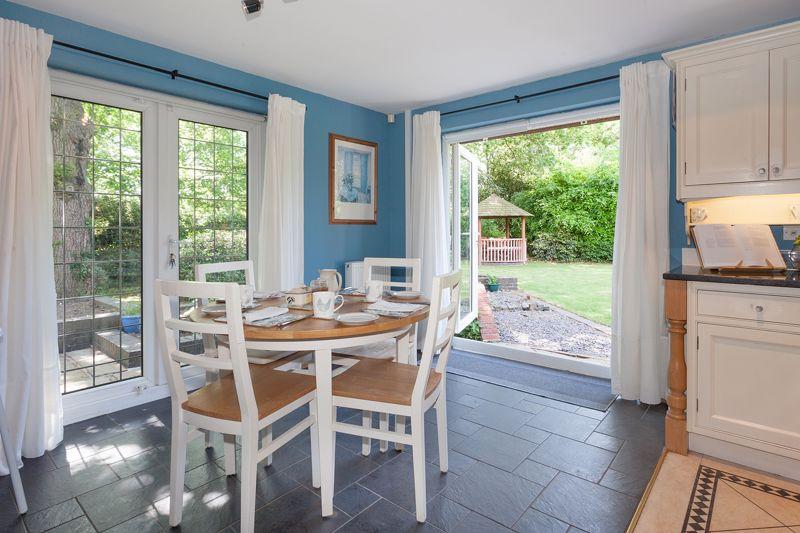 Dining kitchen