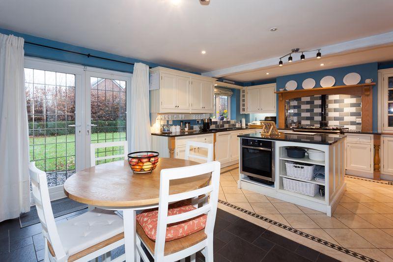 Dining kitchen