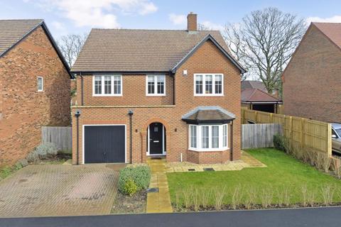 4 bedroom detached house for sale, Sweeters Field, Alfold