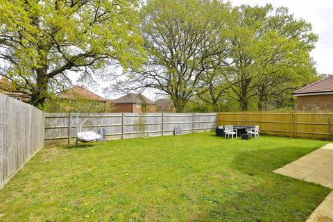 4 bedroom detached house for sale, Sweeters Field, Alfold