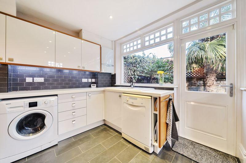 Kitchen shot 3
