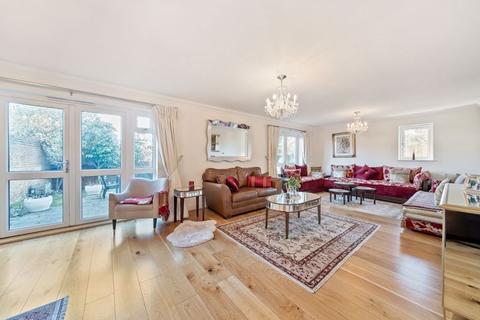 5 bedroom detached house for sale, Merrin Hill, South Croydon