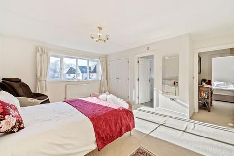 1 Merrin Hill, South Croydon, CR2 0SD