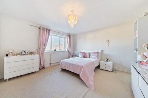 1 Merrin Hill, South Croydon, CR2 0SD