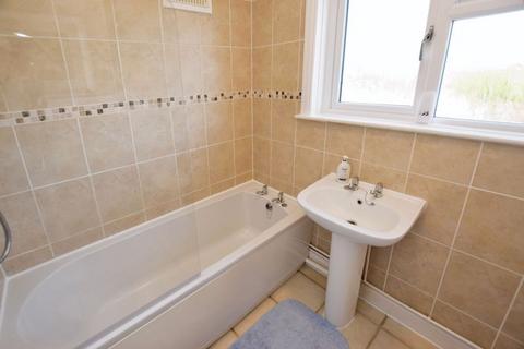 3 Egham Avenue, Exeter, EX2 4RQ