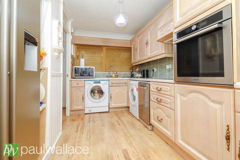 3 bedroom end of terrace house for sale, Amwell Court, Waltham Abbey