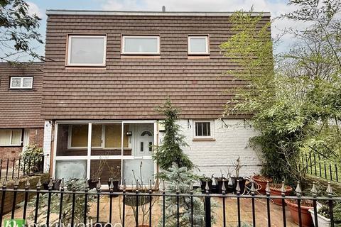 3 bedroom end of terrace house for sale, Amwell Court, Waltham Abbey