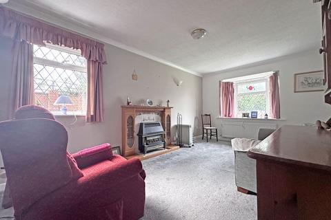 1 bedroom bungalow for sale, Severn Close, TIPTON, DY4 8NE