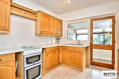 17 Wyvern Close, Willenhall, WV12 5UF
