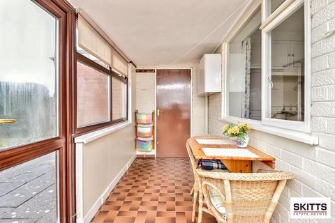 17 Wyvern Close, Willenhall, WV12 5UF