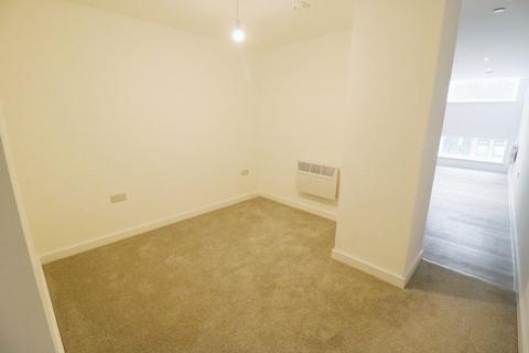 Studio to rent, George Street, Hull