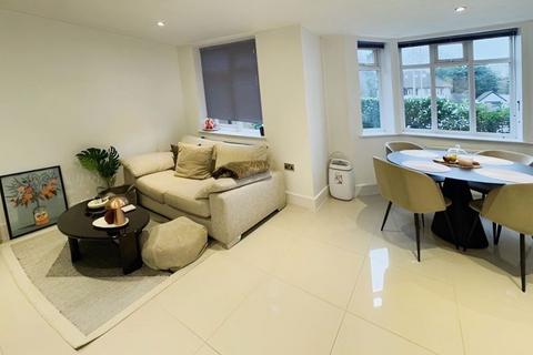 2 bedroom flat for sale, Watford Way, London