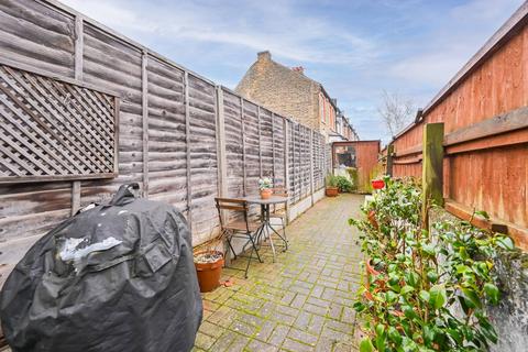 2 bedroom terraced house for sale, Newbury Road, Highams Park, London, E4