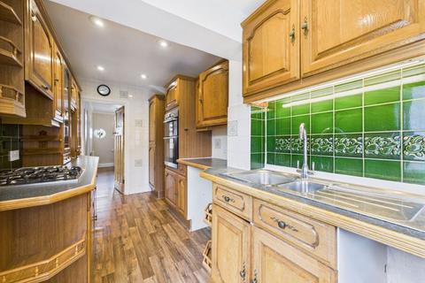 32 William Road, Caterham, CR3 5NN