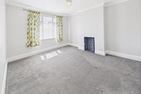 32 William Road, Caterham, CR3 5NN