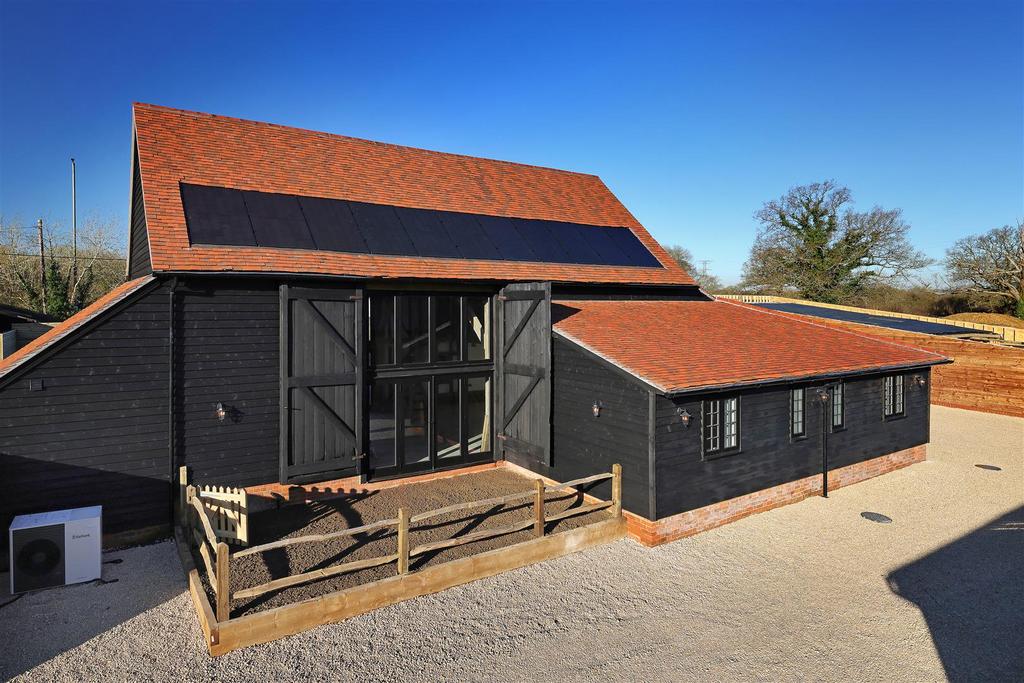 Lower Dux Fm-Williams Barn-Jan25-0391-crop.jpg
