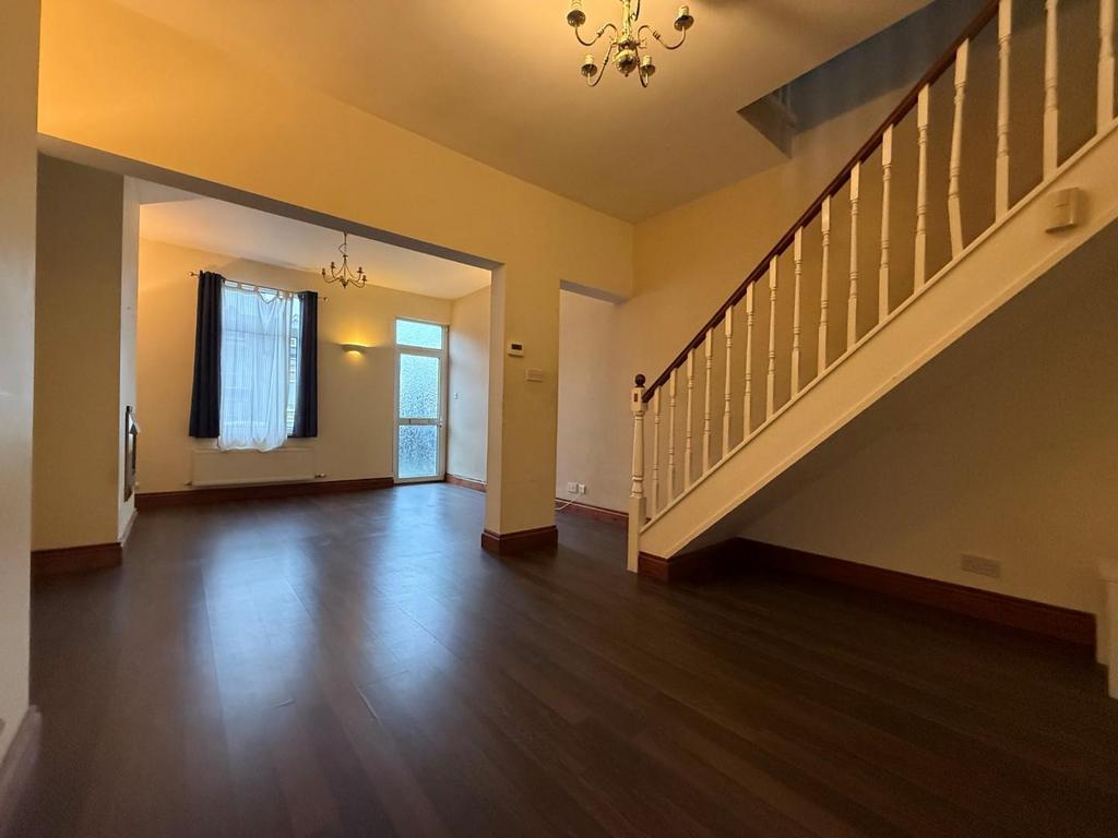 Lounge 2.jpg