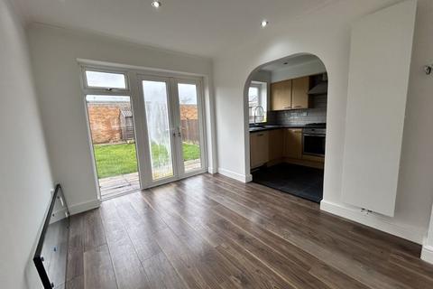 2 bedroom end of terrace house for sale, Fenwick Road, Dunstable