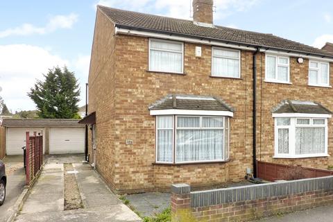 3 bedroom end of terrace house to rent, Luton LU4