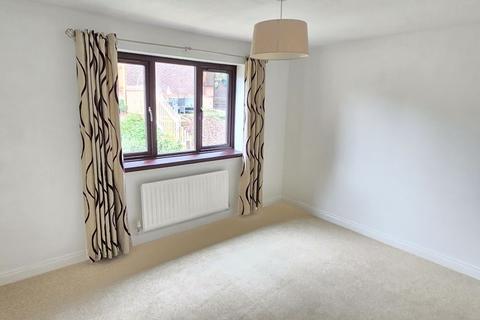 4 Gideons Close, Dudley, DY3 2HY