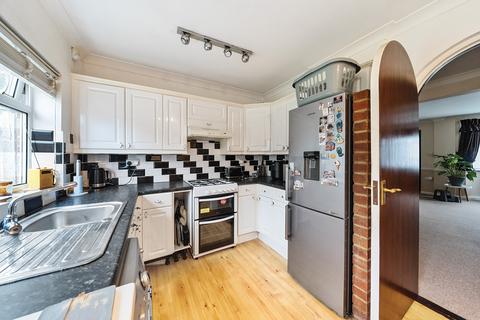 2 bedroom semi-detached house to rent, Bedford Road , Ruislip, HA4 6LU