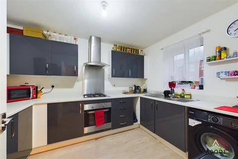 undefined, Glade View Drive, Burton-On-Trent DE13