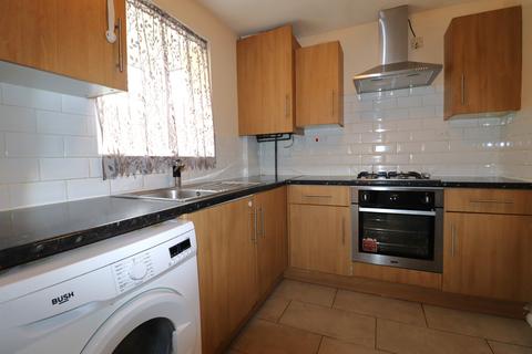 2 bedroom terraced house to rent, Falcon Avenue, Grays RM17