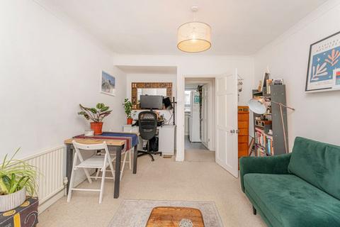 1 bedroom apartment for sale, Amhurst Road, London