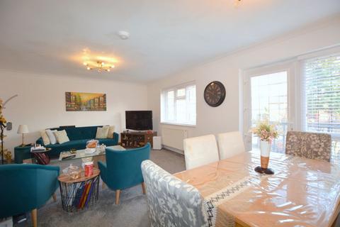 2 bedroom apartment for sale, Westfield Park, Pinner