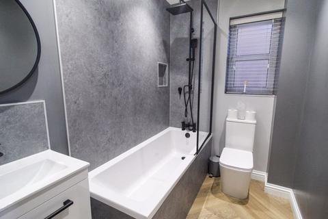 3 bedroom semi-detached house to rent, Rope Leys, Bedford MK42