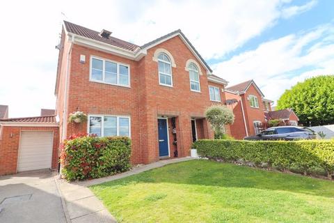 3 bedroom semi-detached house for sale, Holly Avenue, Manchester M28