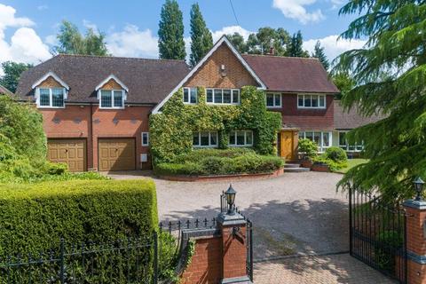 5 bedroom detached house for sale, Worcester Road, Hackmans Gate DY9