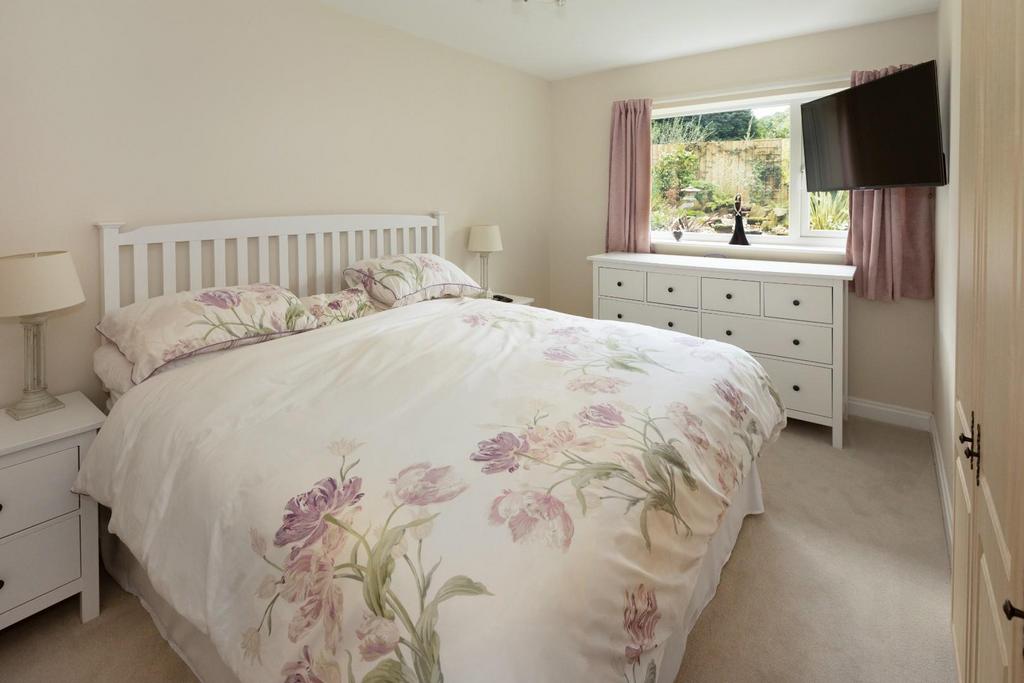 12 Main Bedroom .jpg