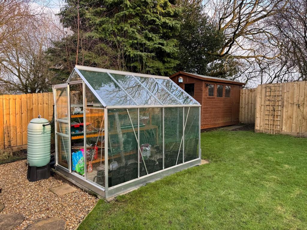 18 Rear Garden .JPG