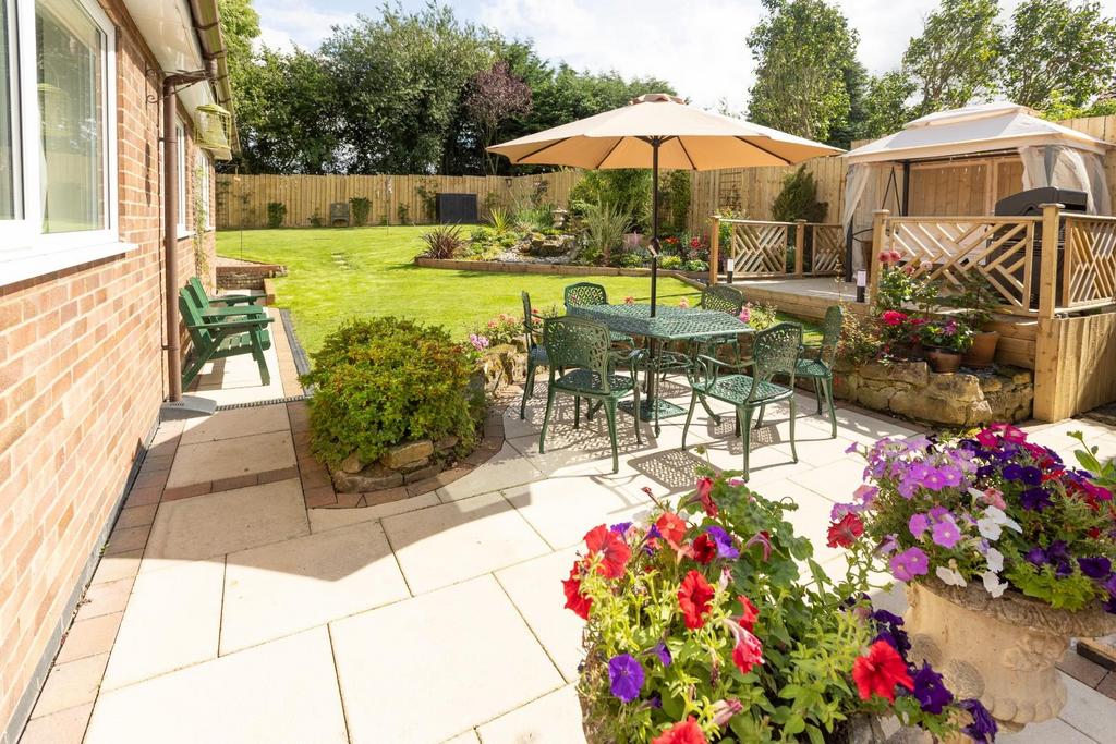 Rear garden 1.jpg