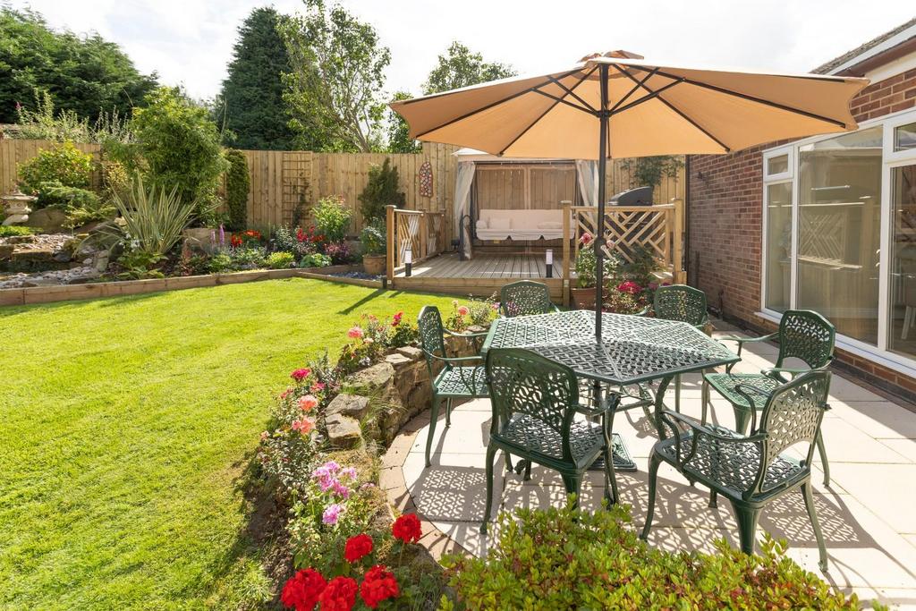 Rear garden 2.jpg