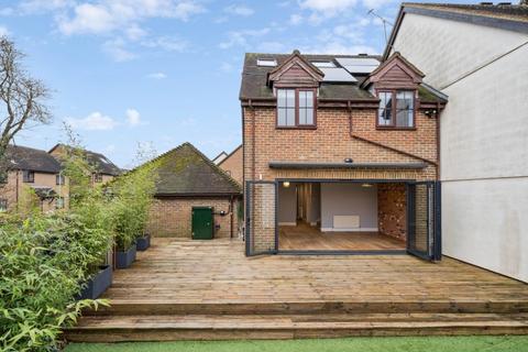 4 bedroom end of terrace house to rent, Old Town Close, Beaconsfield, Buckinghamshire, HP9