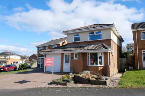 4 bedroom detached house for sale, Arran Close, Heysham, LA3 2YD