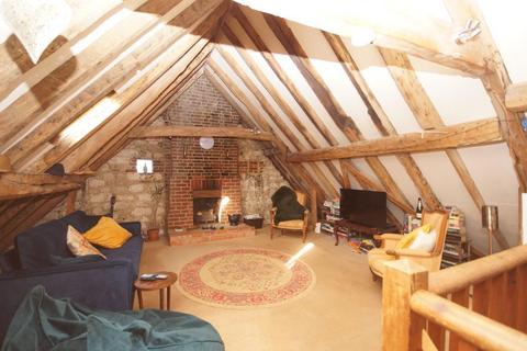 4 bedroom maisonette to rent, High Street, Steyning, West Sussex, BN44 3RE