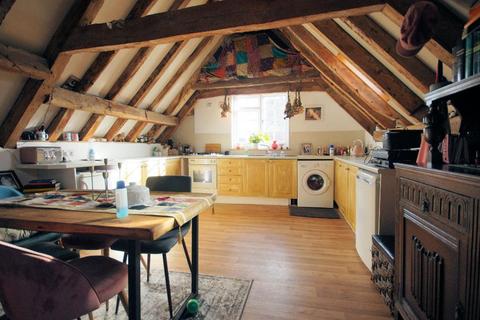 4 bedroom maisonette to rent, High Street, Steyning, West Sussex, BN44 3RE