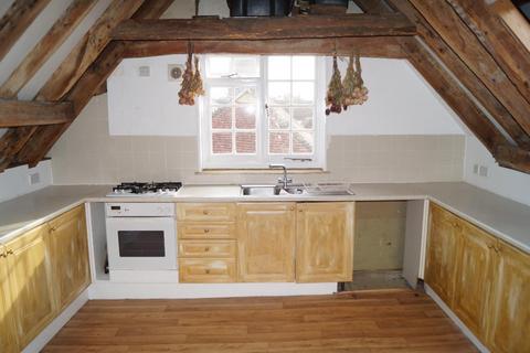 4 bedroom maisonette to rent, High Street, Steyning, West Sussex, BN44 3RE