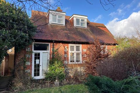 2 bedroom house for sale, Clivedale, Castle Lane, Steyning, West Sussex, BN44 3GA