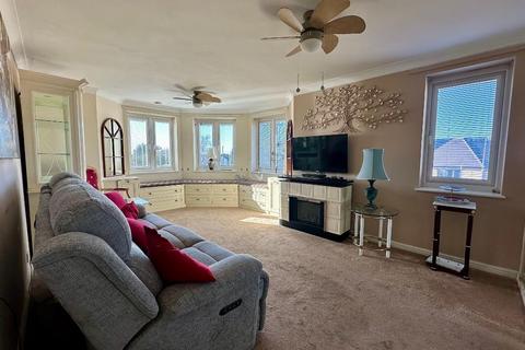 2 bedroom flat for sale, 139 London Road, Hadleigh, Essex, SS7 2RA