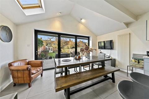 18 Dancer Road, Richmond, TW9 4LA